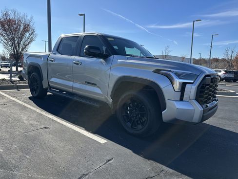 Used 2024 Toyota Tundra Limited image 2