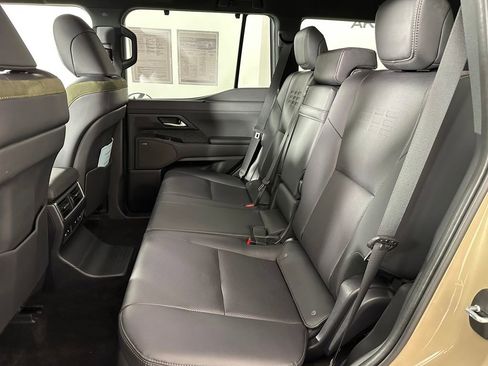 Used 2024 Lexus GX 550 AWD/4WD image 18