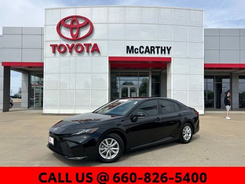 Certified 2025 Toyota Camry LE image 1