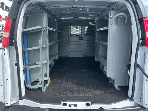 Used 2022 Chevrolet Express 2500 w/ Driver Convenience Package image 30