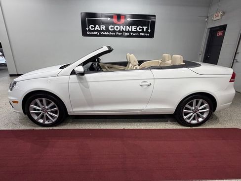 Used 2013 Volkswagen Eos Komfort FWD image 18
