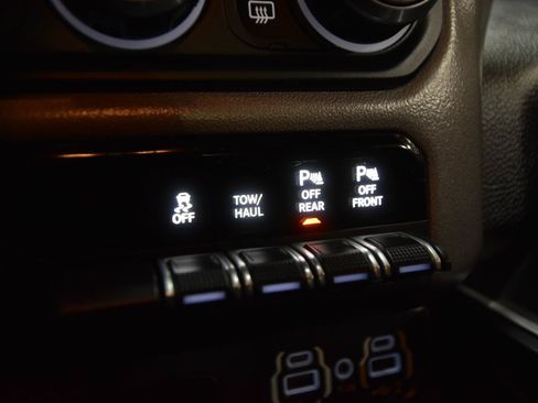 Used 2020 RAM 1500 Big Horn AWD/4WD image 33