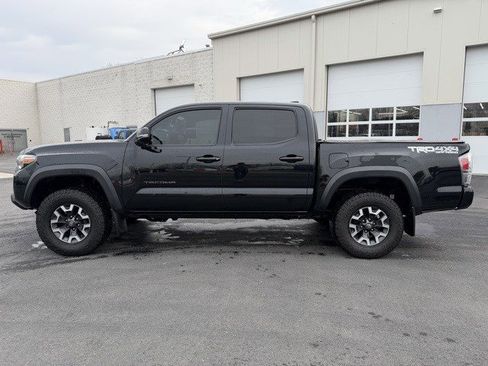 Used 2021 Toyota Tacoma TRD Off-Road w/ Technology Package image 2