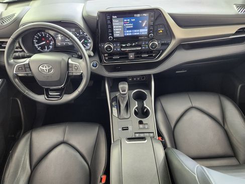 Used 2021 Toyota Highlander XLE image 15
