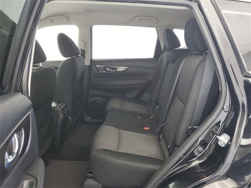 Used 2019 Nissan Rogue SV image 14