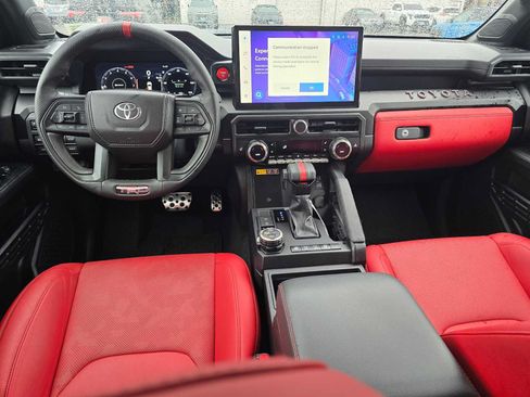 Used 2025 Toyota Tacoma TRD Pro AWD/4WD image 7
