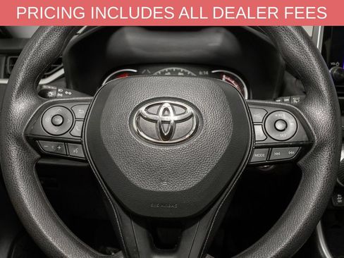 Used 2025 Toyota RAV4 XLE FWD image 17