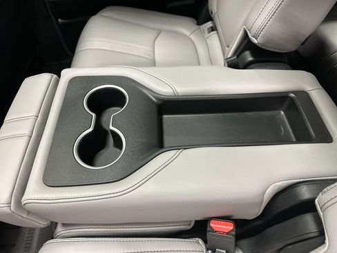 Used 2025 Honda Pilot Touring image 21