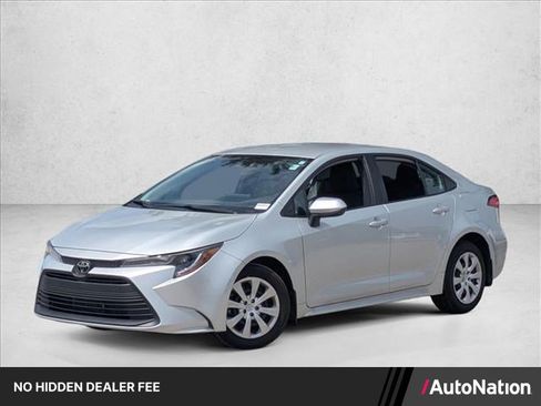 Used 2025 Toyota Corolla LE FWD image 1