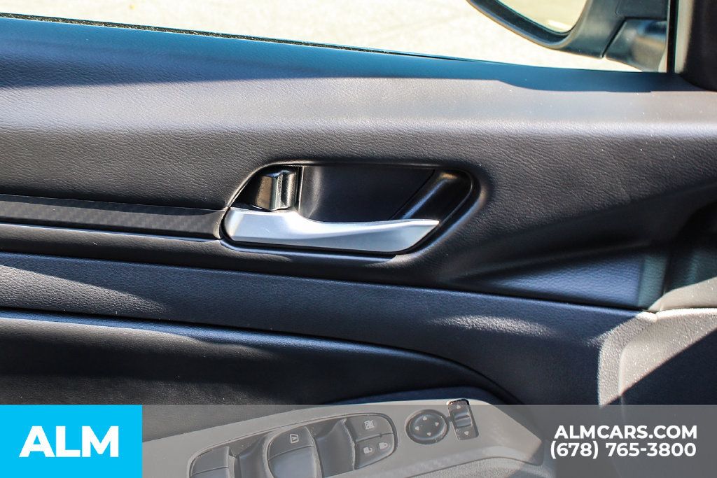 Used 2025 Nissan Altima 2.5 SV FWD image 35