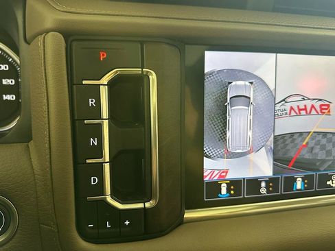 Used 2021 GMC Yukon Denali w/ Denali Premium Package image 31