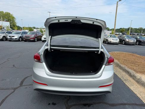 Used 2018 Hyundai Elantra SEL FWD image 25