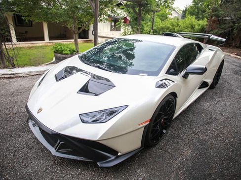 Used 2023 Lamborghini Huracan STO RWD image 12