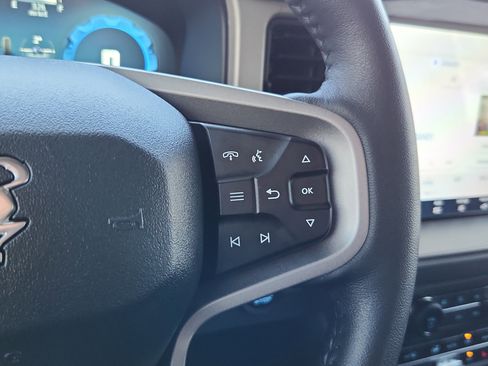 Used 2025 Ford Bronco Outer Banks image 21