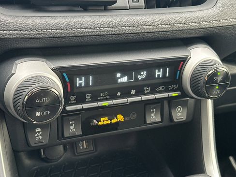 Used 2023 Toyota RAV4 XLE Premium image 22