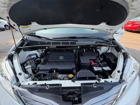 Used 2015 Toyota Sienna XLE Premium FWD image 21