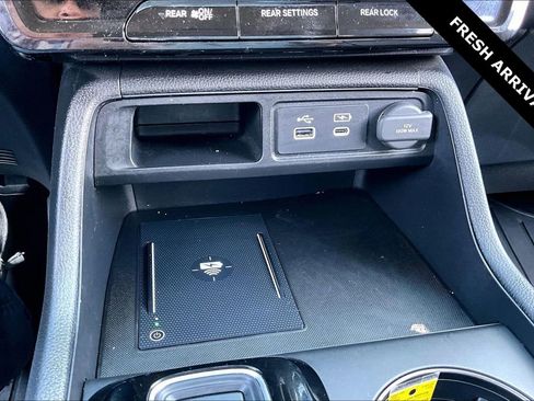 Used 2025 Honda Pilot EX-L image 15