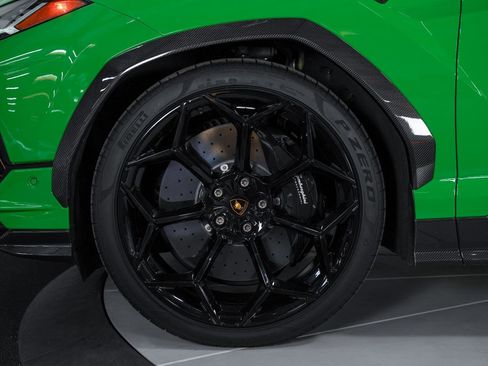 Used 2023 Lamborghini Urus Performante AWD/4WD image 20