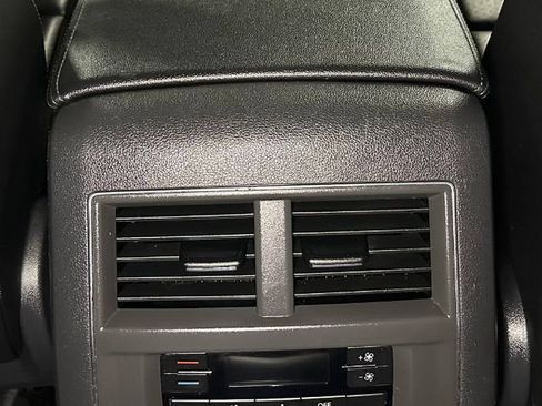 Used 2018 Volkswagen Atlas SE image 32