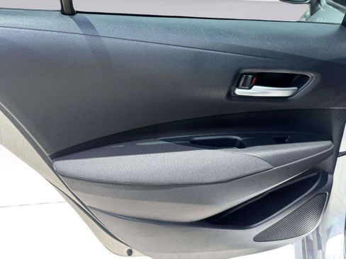 Used 2021 Toyota Corolla LE FWD image 40