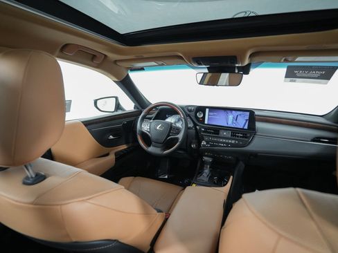 Certified 2025 Lexus ES 350 Ultra Luxury w/ Accessory Package (Z2) FWD image 16