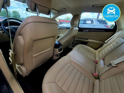 Used 2014 Ford Fusion SE w/ Equipment Group 202A FWD image 6
