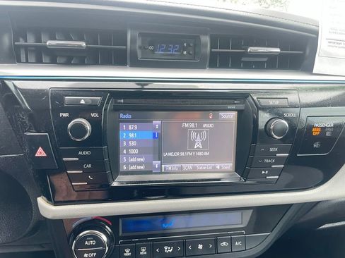 Used 2015 Toyota Corolla LE FWD image 24