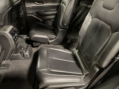 Used 2022 Jeep Grand Cherokee L Limited image 11