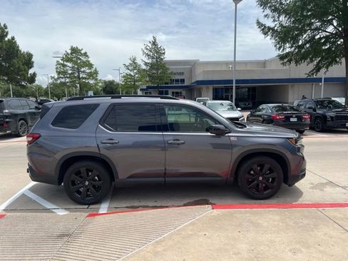 Used 2025 Honda Pilot Black Edition image 5