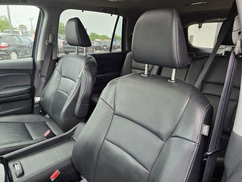 Used 2020 Honda Pilot Touring image 6