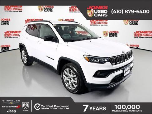 Used 2025 Jeep Compass Latitude w/ Altitude Special Edition AWD/4WD image 1
