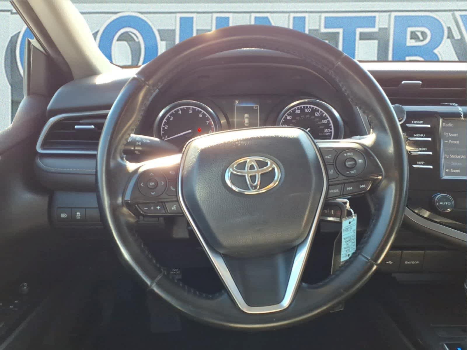Used 2020 Toyota Camry SE FWD image 14