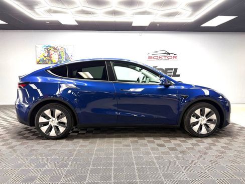 Used 2021 Tesla Model Y Long Range AWD/4WD image 16