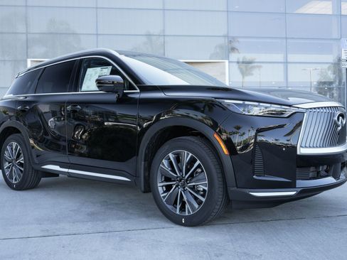 New 2026 INFINITI QX60 Luxe w/ Cargo Package image 2