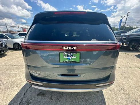 Used 2024 Kia Carnival EX FWD image 34