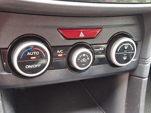 Used 2023 Subaru Crosstrek 2.0i AWD/4WD image 18