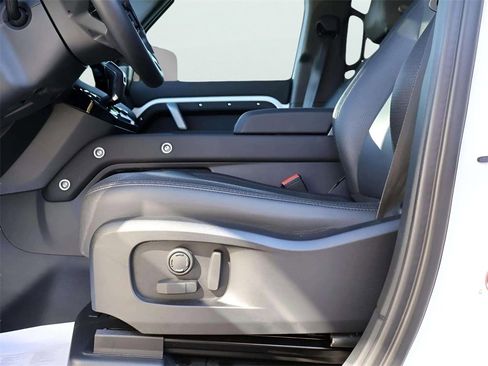 Used 2024 Land Rover Defender 110 X-Dynamic SE image 14