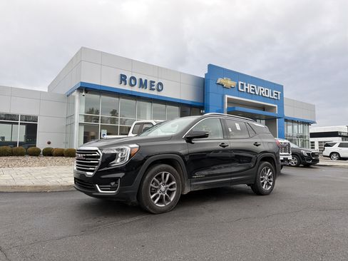 Certified 2023 GMC Terrain SLT image 1