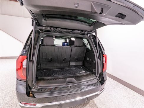 Used 2025 GMC Yukon Elevation w/ Elevation Premium Package AWD/4WD image 35