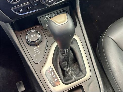 Used 2018 Jeep Cherokee Limited w/ High Altitude Package image 16