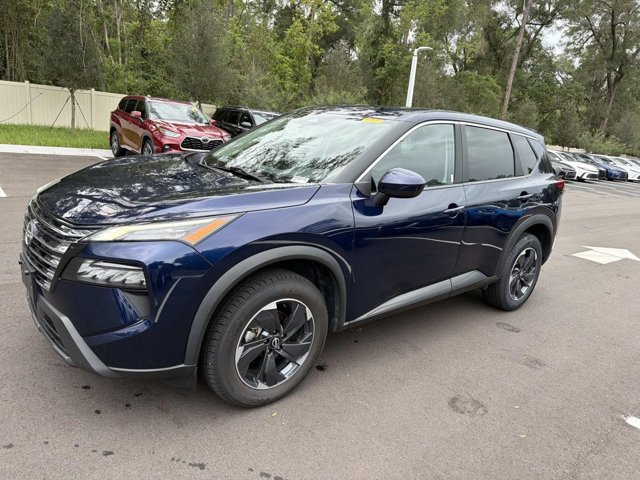 Used 2024 Nissan Rogue SV AWD/4WD image 5