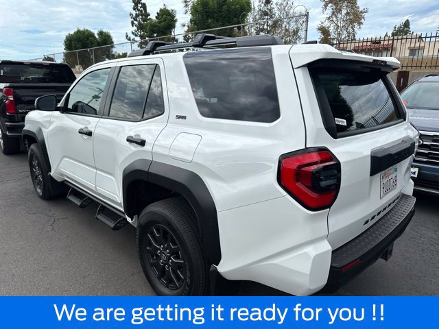 Used 2025 Toyota 4Runner SR5 AWD/4WD image 2