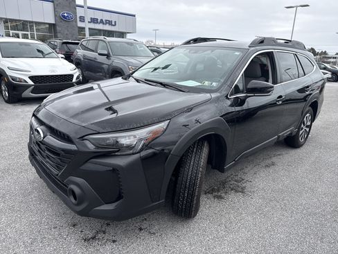 Used 2024 Subaru Outback Premium image 3