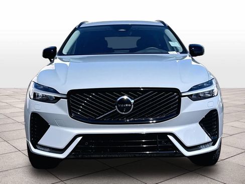 Used 2026 Volvo XC60 B5 Plus w/ Climate Package AWD/4WD image 3