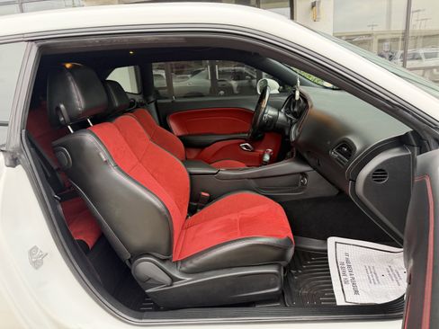 Used 2020 Dodge Challenger R/T w/ Plus Package image 23