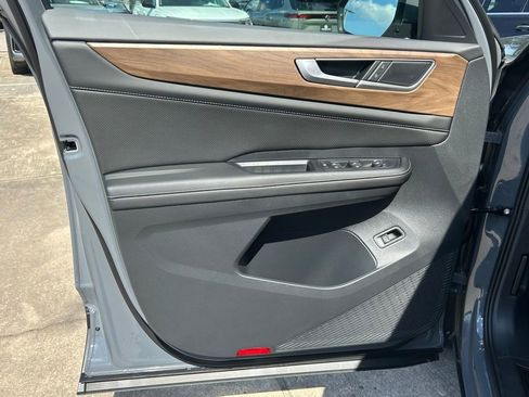 New 2026 Volkswagen Atlas SE FWD image 16