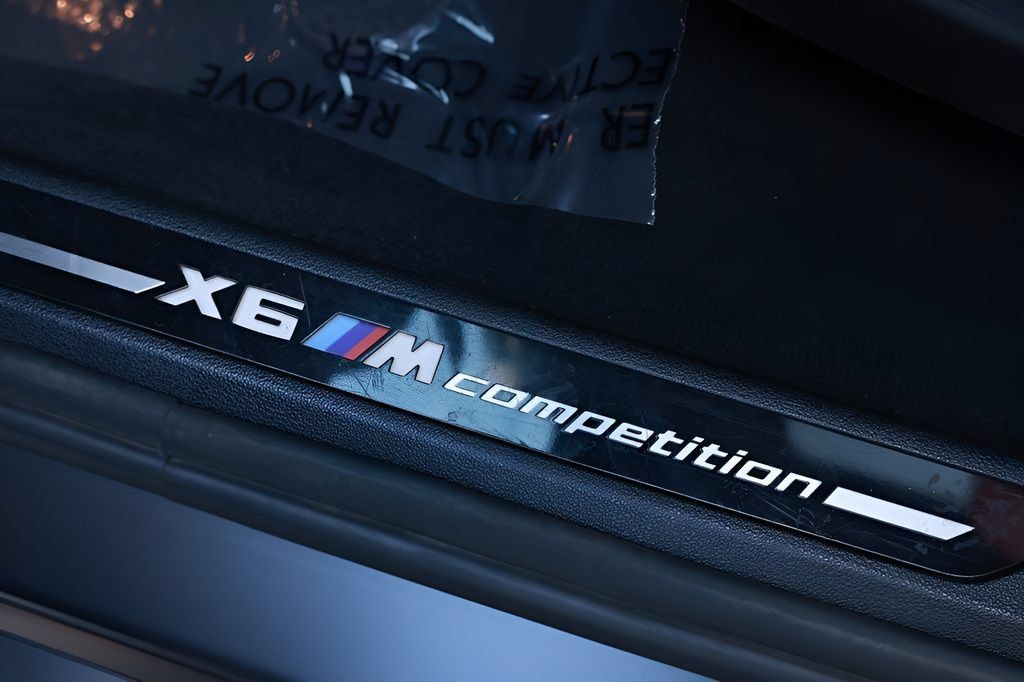 Used 2021 BMW X6 M w/ Competition Package AWD/4WD image 40
