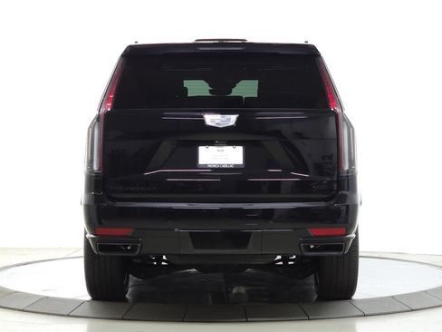 Certified 2024 Cadillac Escalade Sport Platinum w/ LPO, ONYX Package AWD/4WD image 4