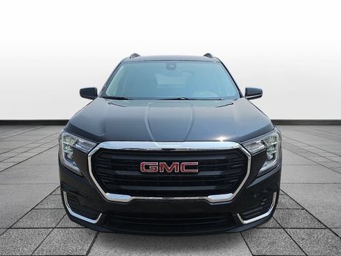 Used 2023 GMC Terrain SLE w/ Driver Convenience Package FWD image 2