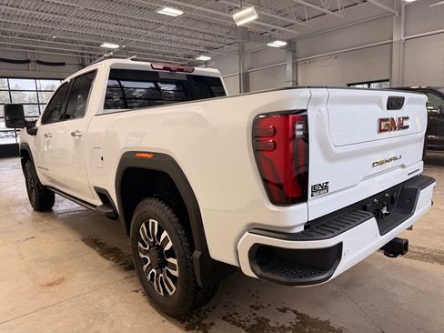 Used 2024 GMC Sierra 3500 Denali w/ Denali Reserve Package AWD/4WD image 5
